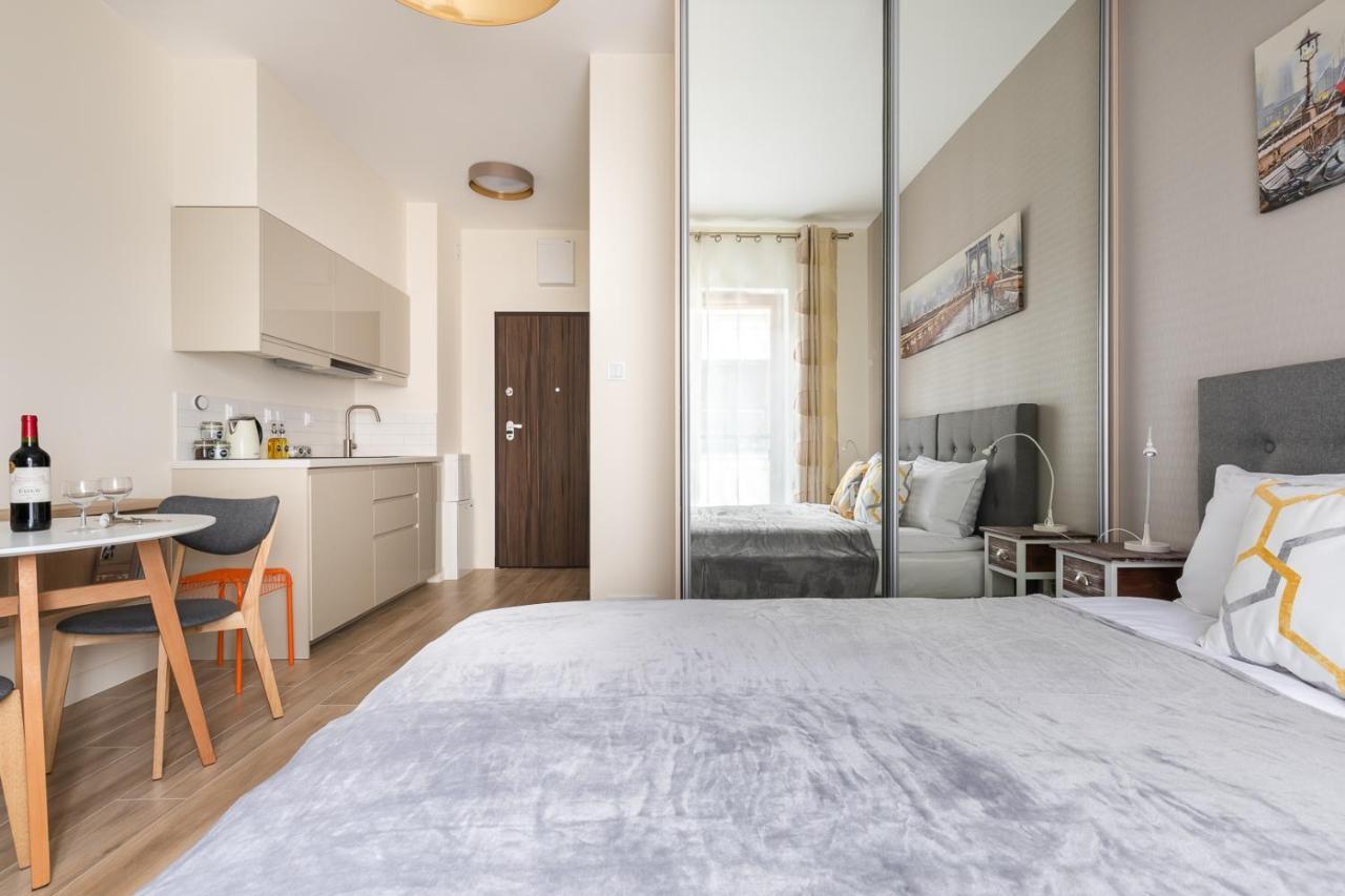 Pawia 51 - Comfort Studio By Noclegi Renters วอร์ซอ ภายนอก รูปภาพ